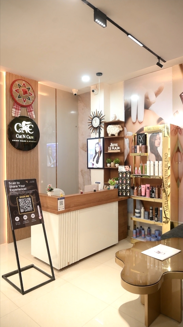 Reception & Salon Interior